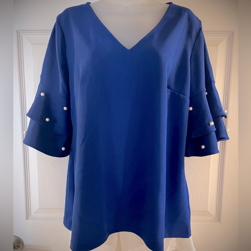 Roz & Ali statement sleeve top